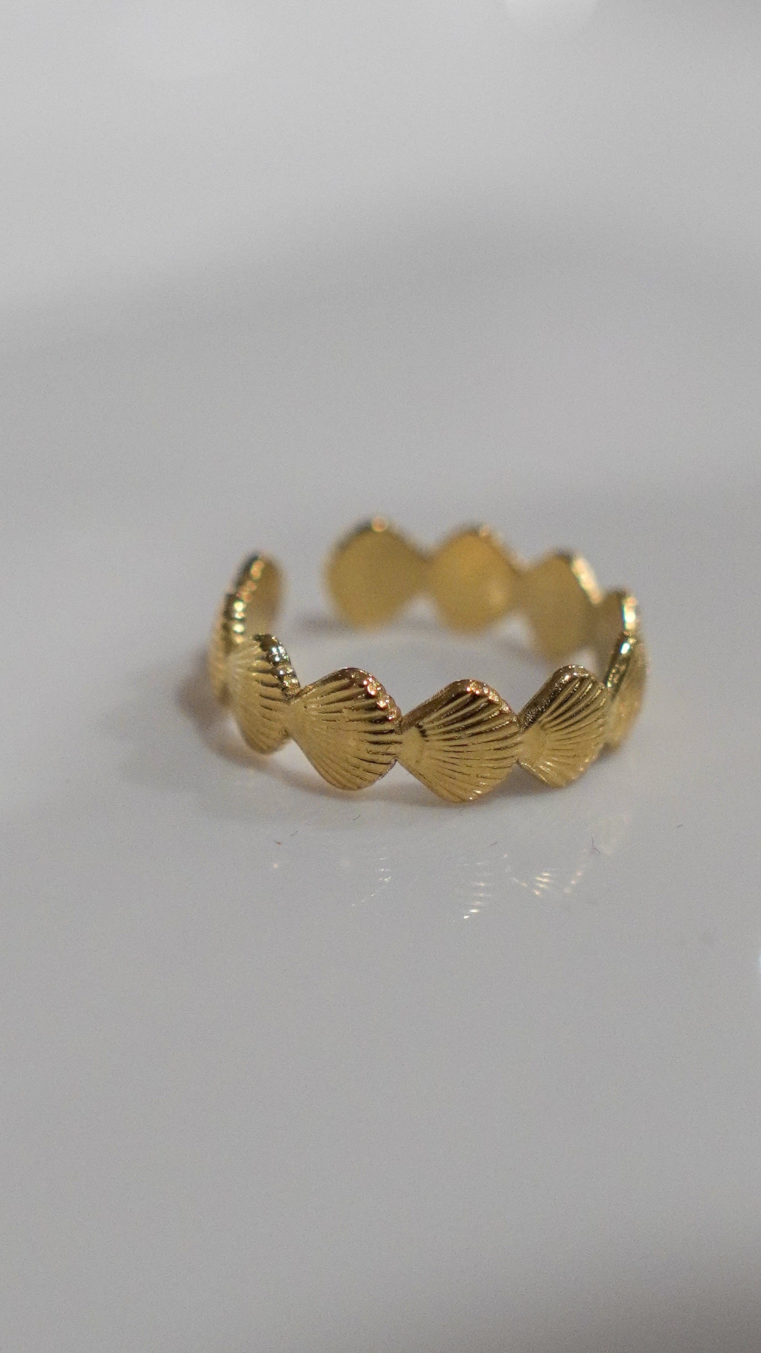 The Scallop Edge Ring